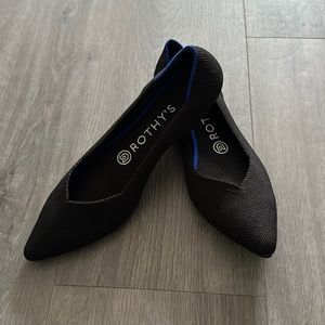 Rothy’s black flats